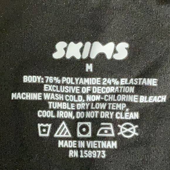 SKIMS Square Neck Bodysuit | Onyx - Picture 15 of 16